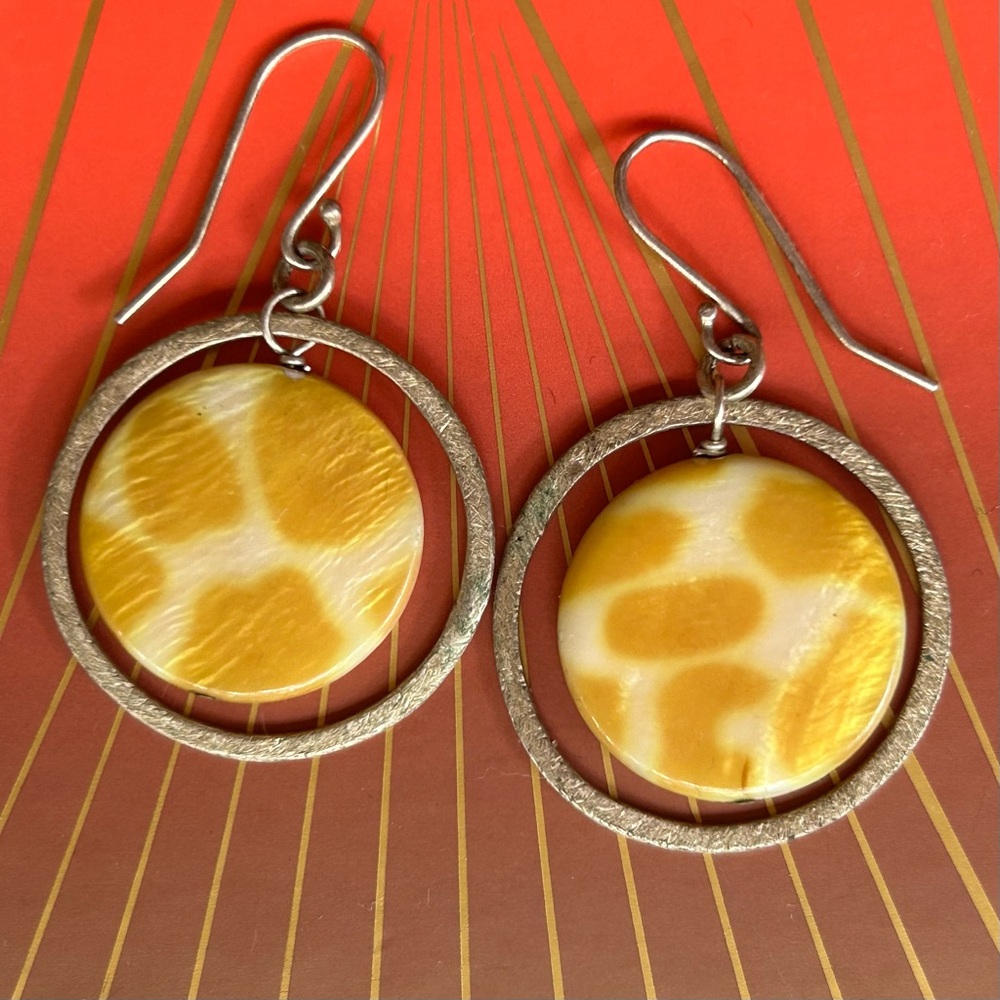 Earrings - Picture 2 of 4